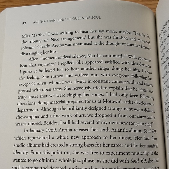 Aretha Franklin:Tribute Edition softcover Bio - Picture 10 of 16